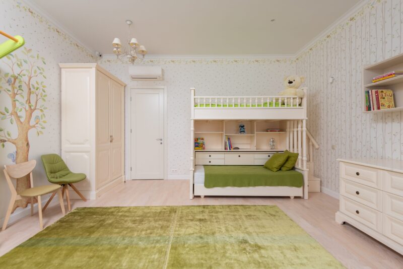 Παιδικό Δωμάτιο Με Μίνιμαλ Διακόσμηση